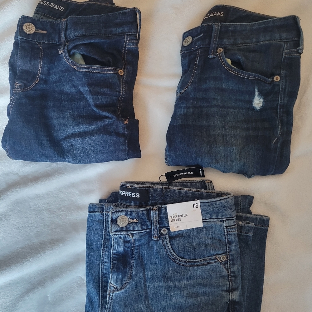 3 PAIRS EXPRESS JEANS BUNDLE WTH FREE TOPS